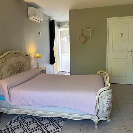 Chambres Et Gite Peyroutas " Camille" Vignonet St Emilion Exteriör bild