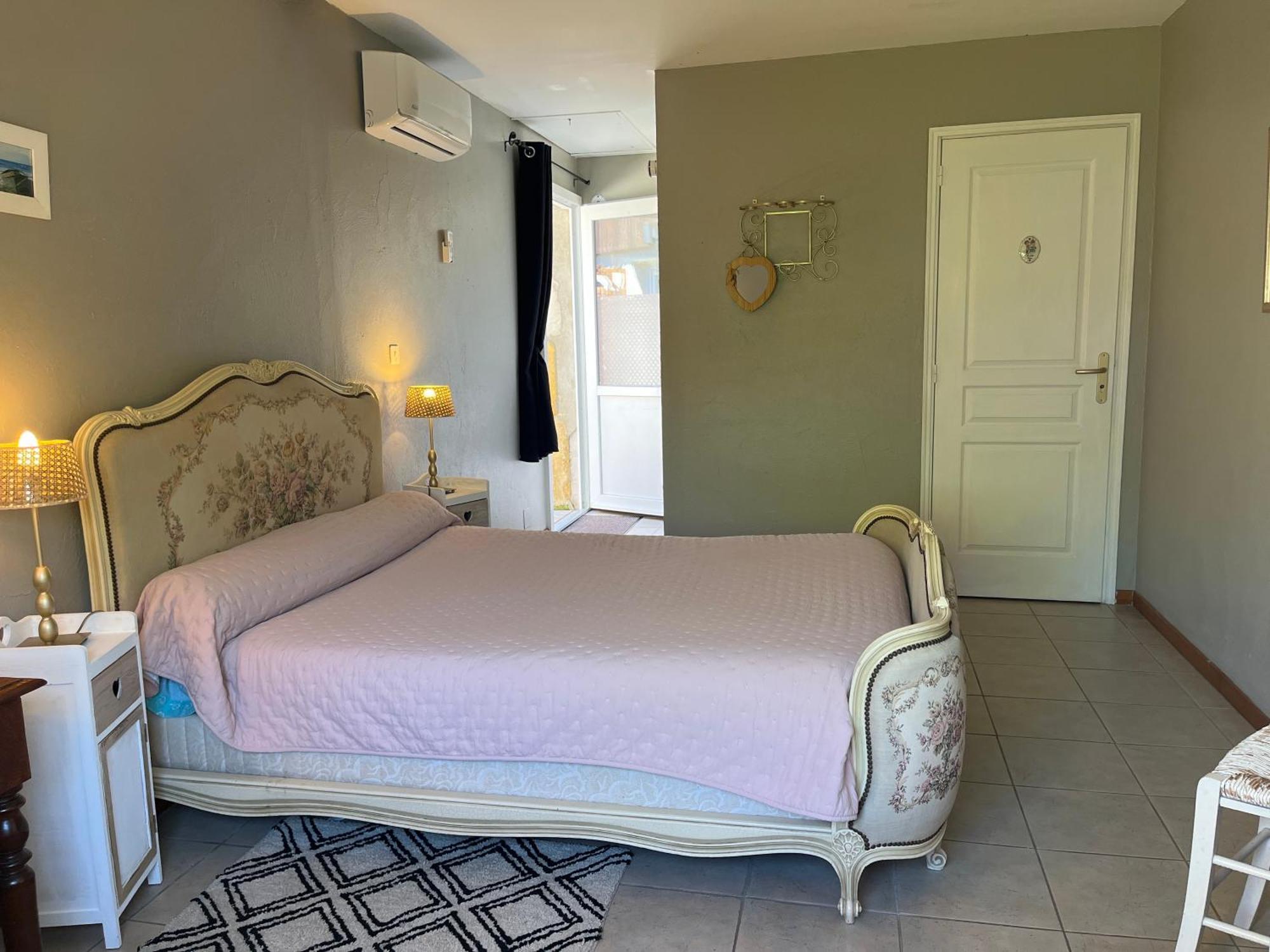 Chambres Et Gite Peyroutas " Camille" Vignonet St Emilion Exteriör bild